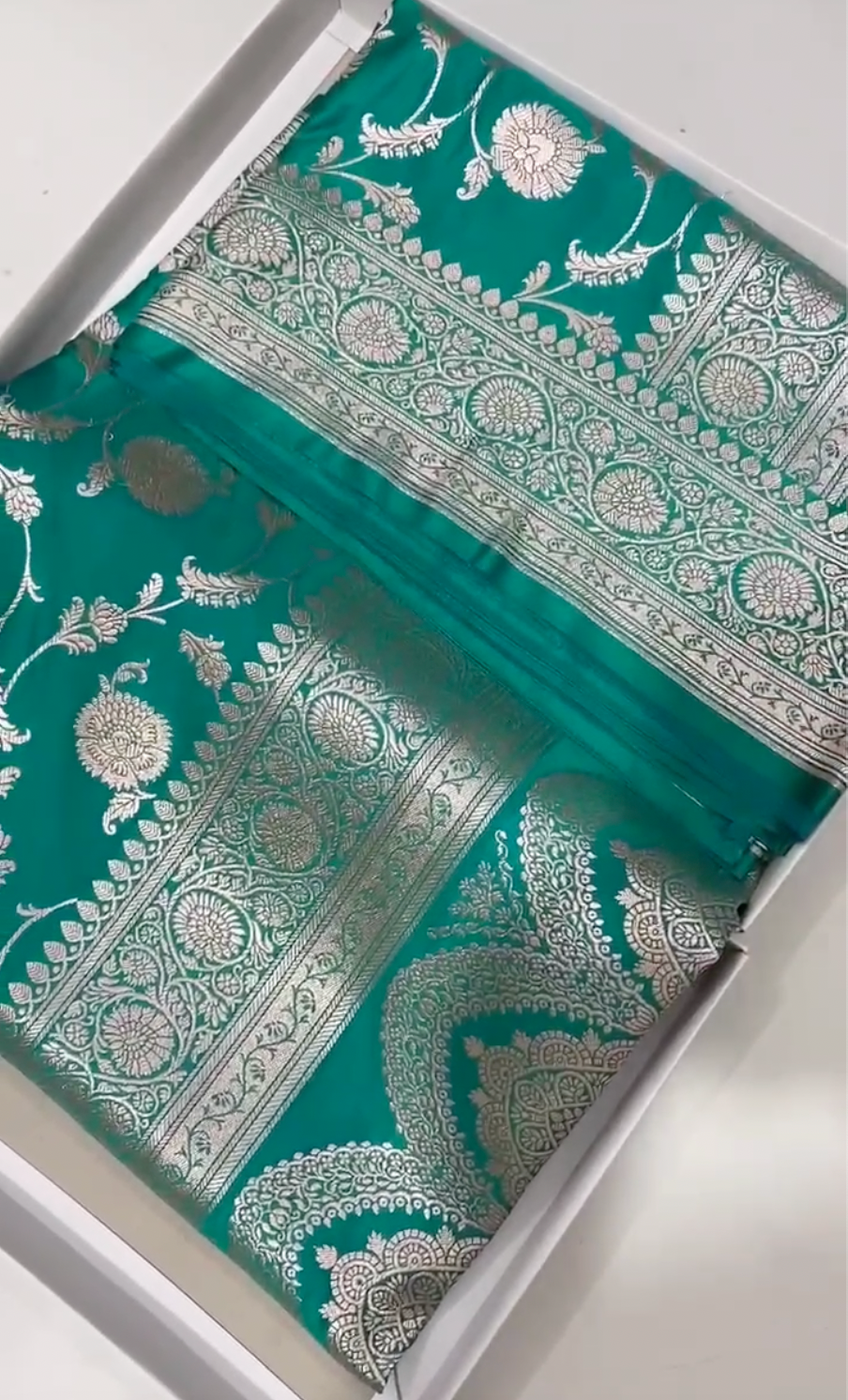 Mashruf Heavy Banarsi Saree with Motifs