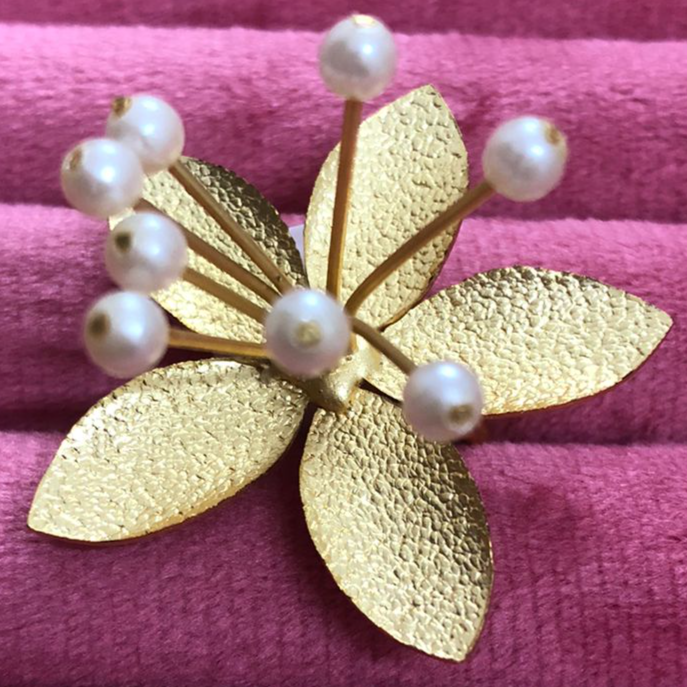 Flower Ring with Studded Pearls